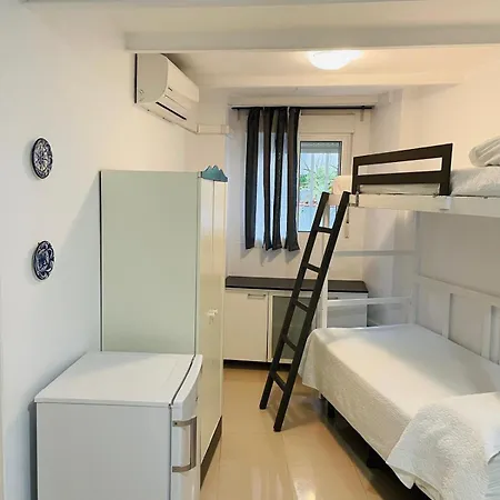 Joy Hostel *